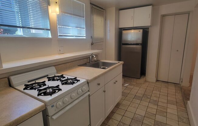 1 bed, 1 bath, $1,750, Unit 417D