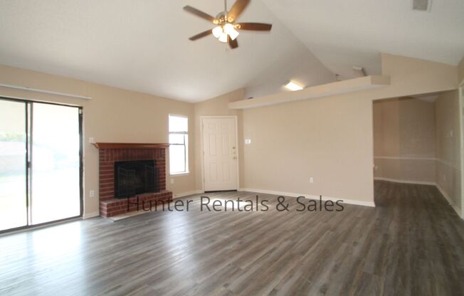 3 beds, 2 baths, $1,275