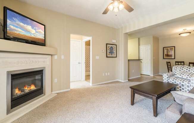 Lincoln Apartments and Town Homes at Ridge Pointe Villas