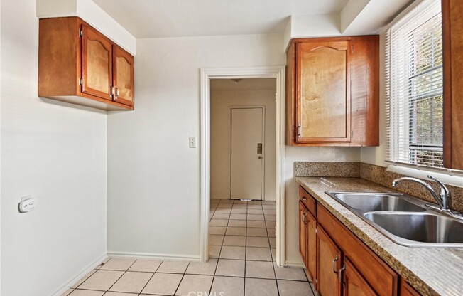 1 bed, 1 bath, 572 sqft, $1,799, Unit 3