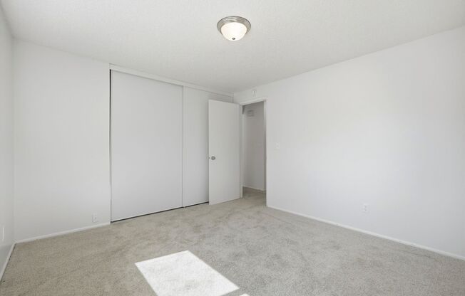 2 beds, 1 bath, 1,000 sqft, $1,350, Unit 31