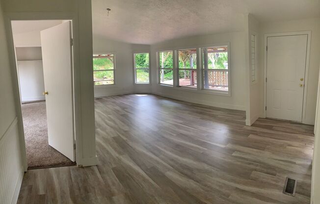 Large Lot Home Just Off Highway 213
