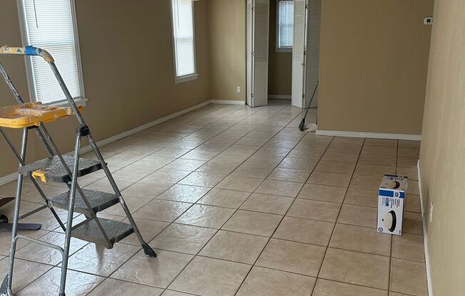 Charming 3 bed 1 bath!