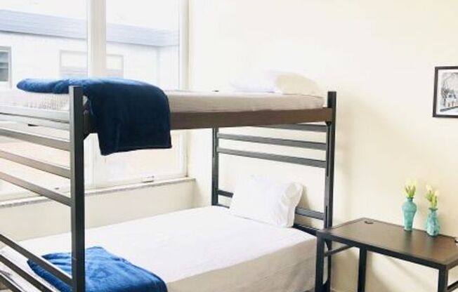 4 beds, 2 baths, 1,308 sqft, $3,550, Unit 501