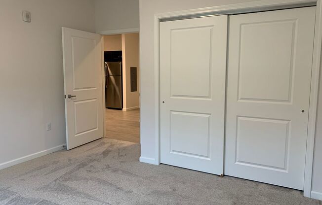 1 bed, 1 bath, 738 sqft, $1,175, Unit 213