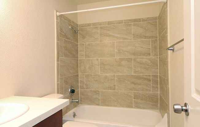 2 beds, 1 bath, 1,000 sqft, $1,795, Unit 5125