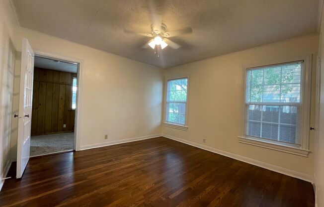 2 beds, 1 bath, $1,895