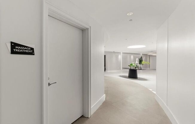 3 beds, 3 baths, $5,895, Unit UNIT 1901