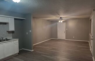 3 beds, 1 bath, 1,054 sqft, $750, Unit 4316 W Burnett