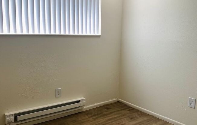 2 beds, 1 bath, 700 sqft, $1,250, Unit 02A