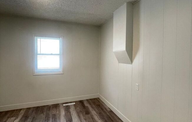 2 beds, 1 bath, $1,399