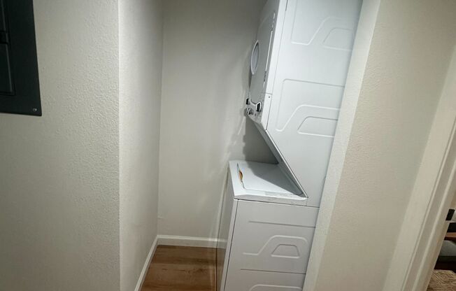 1 bed, 1 bath, 595 sqft, $1,290, Unit 115
