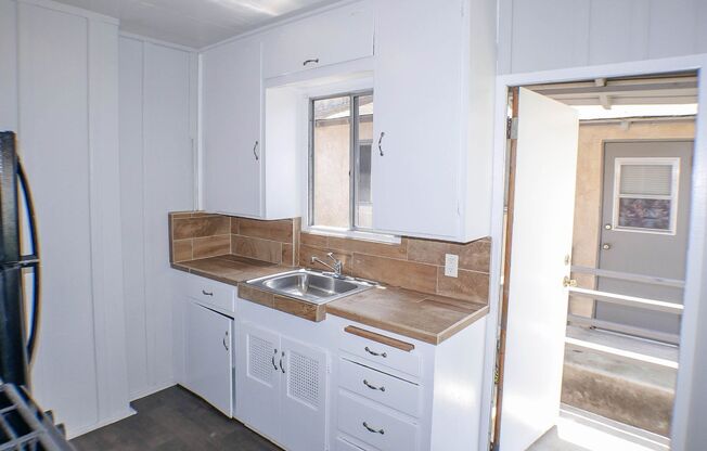 1649-63 Scott Street