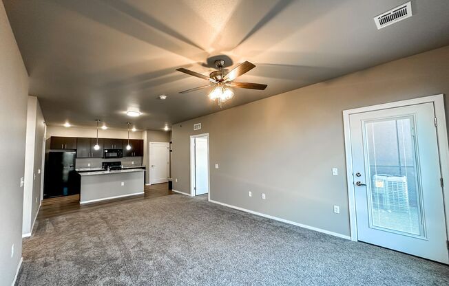 2 beds, 1 bath, 1,070 sqft, $1,445, Unit Bldg 4 Apt 4216