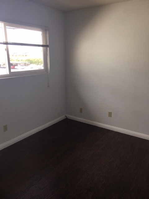 1 bed, 1 bath, 450 sqft, $1,900, Unit 8