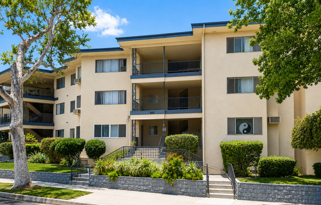 Experience a vibrant lifestyle at 990 Valley View, Pasadena