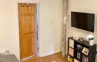 1 bed, 1 bath, $2,595, Unit 3C