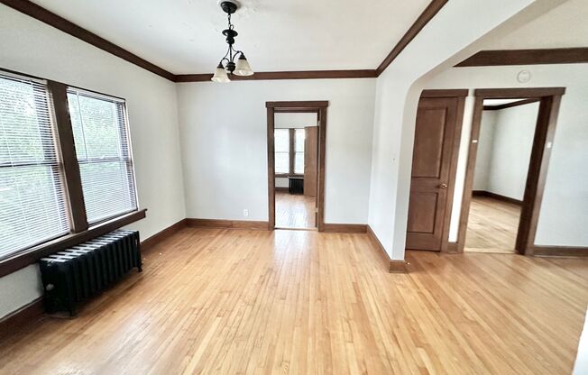 2 beds, 1 bath, $1,160, Unit 04