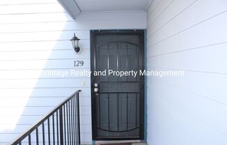 Ready To Go! Very Nice 2 bedroom Condo!!!