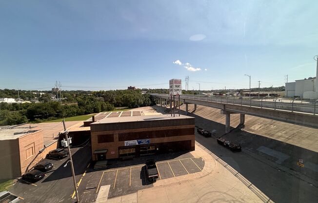 2 beds, 2 baths, 957 sqft, $1,850, Unit 517 - B1120 Corner Unit