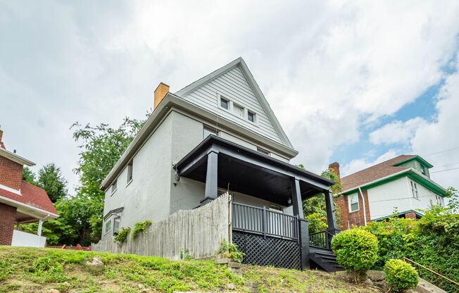 Stunning 4 bedroom home in Overbrook available November 1!