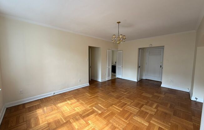 Studio, 1 bath, 413 sqft, $1,325, Unit Royal York 508