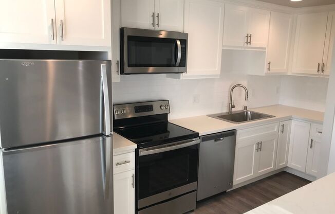 2 beds, 1 bath, $2,650, Unit 45