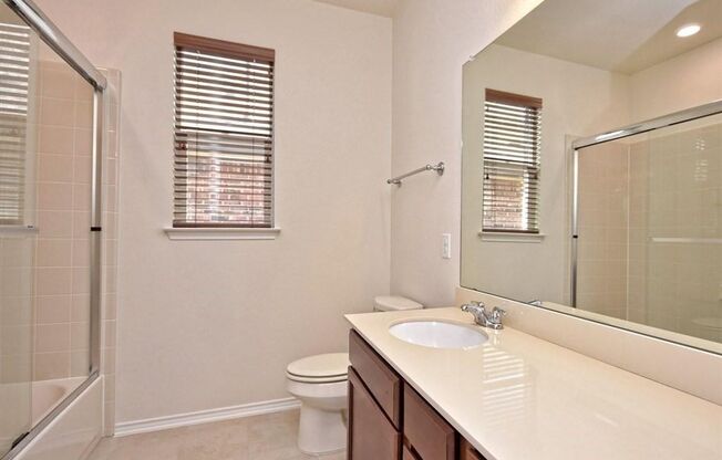 3 beds, 2 baths, $2,050