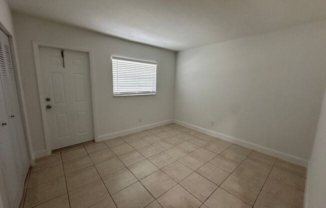 2 beds, 1 bath, $1,825, Unit A