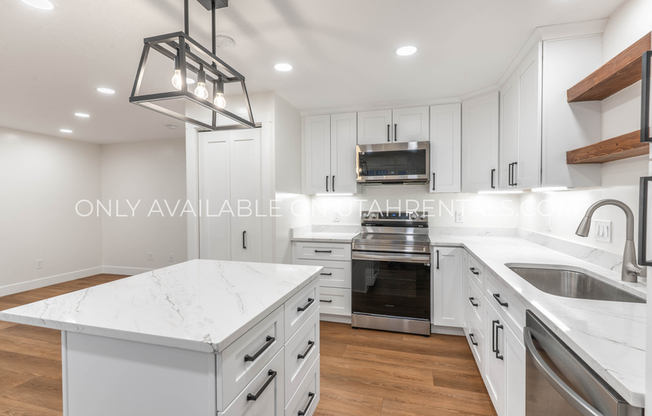 362 HILLSIDE CIR