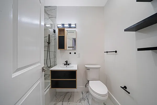 30 MARCONI PL