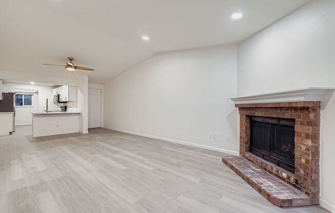 Beautiful 2Bed/1.75Bath in an Exclusive Community in the heart of Kirkland!