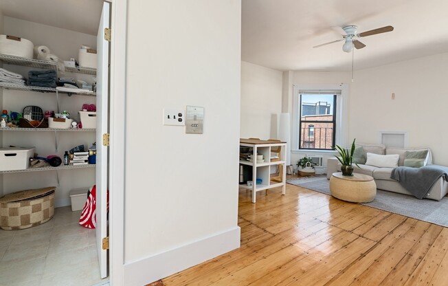 9 BUSWELL ST
