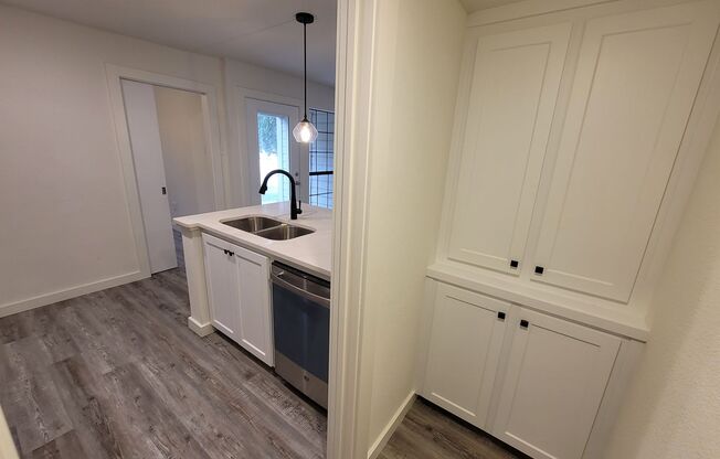 1 bed, 1 bath, $1,295