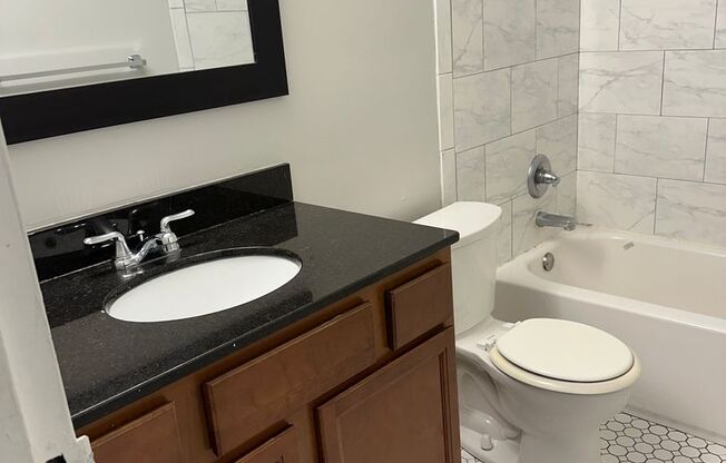2 beds, 1 bath, 840 sqft, $1,495, Unit 201 (R)