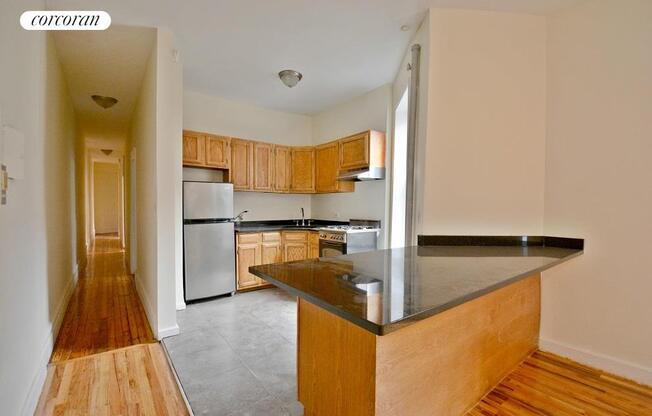526 W 123 ST
