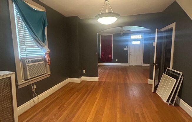 3 beds, 1 bath, $1,595