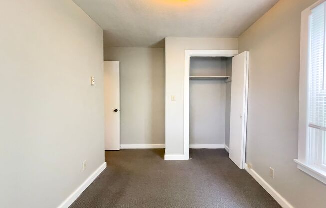 2 beds, 1 bath, 800 sqft, $850, Unit Apt. 11