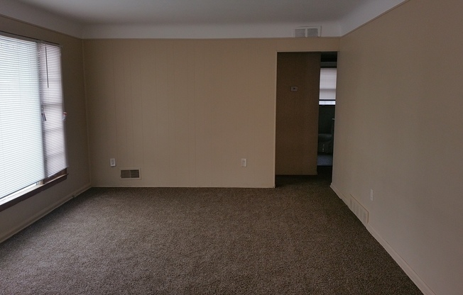 3 beds, 1 bath, $1,300