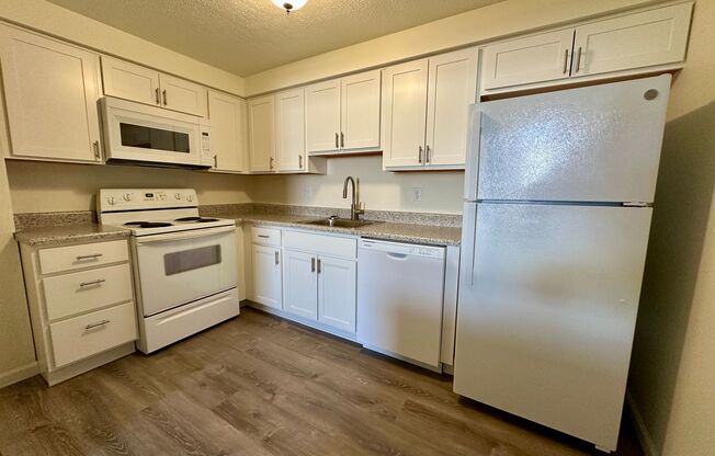 1 bed, 1 bath, $995, Unit 24