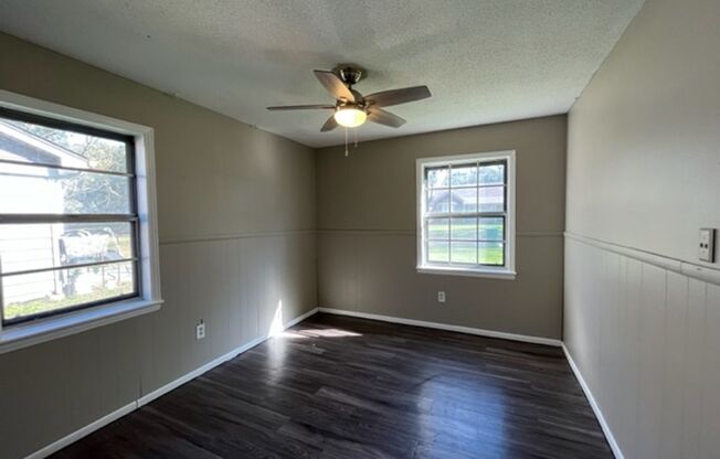 3 beds, 1.5 baths, $1,399