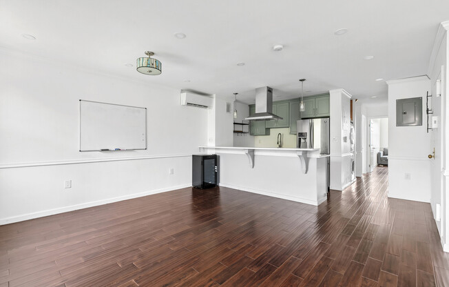 379 W ST