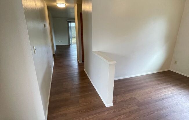 2 beds, 1 bath, 928 sqft, $1,495