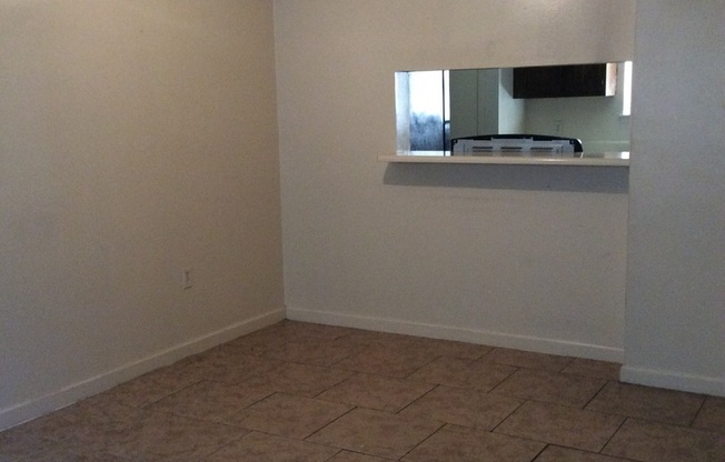 2 beds, 1.5 baths, 900 sqft, $900, Unit 1710-C