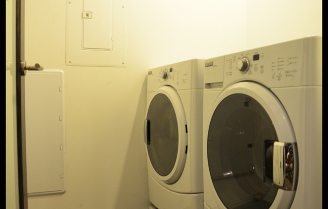 2 beds, 2.5 baths, 1,300 sqft, $3,600, Unit 03