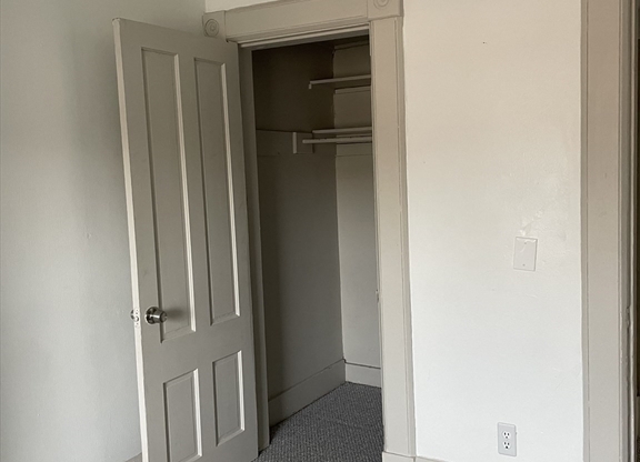 1 bed, 1 bath, 600 sqft, $1,350, Unit 4