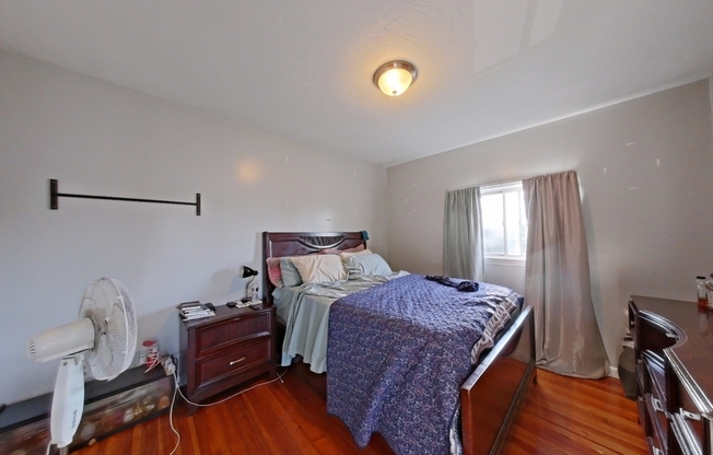 3 beds, 1 bath, 1,200 sqft, $2,600, Unit 3