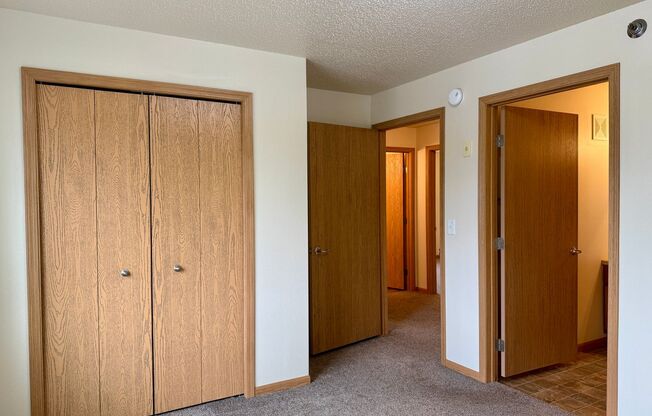 3 beds, 2 baths, 1,207 sqft, $1,275