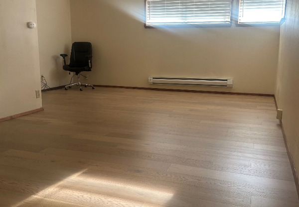 12722 76 AVE S
