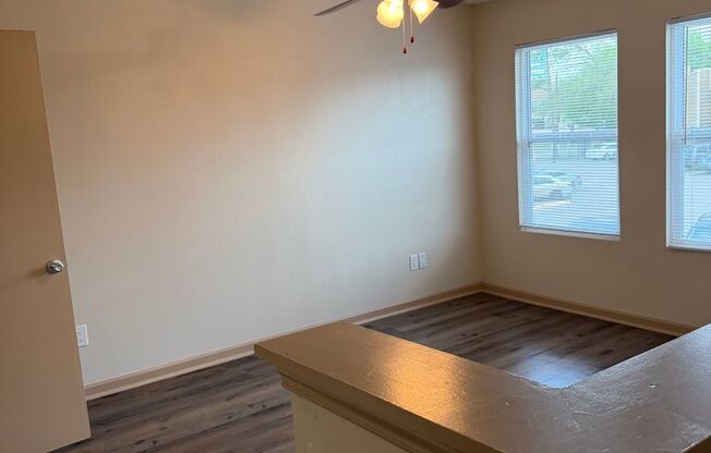 1 bed, 1 bath, 682 sqft, $925, Unit 116